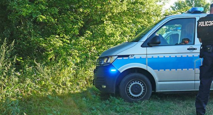 Martwy mężczyzna na parkingu w centrum Łomży
