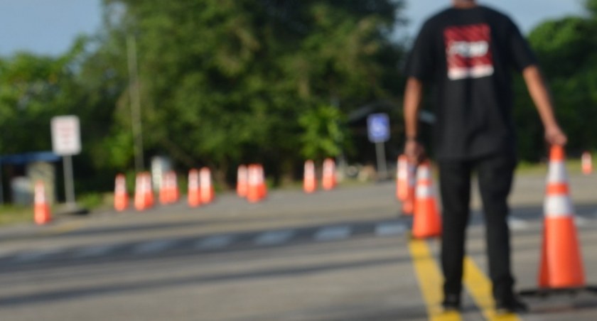 Średnia zdawalność osób szkolonych w OSK z powiatu łomżyńskiego - analiza