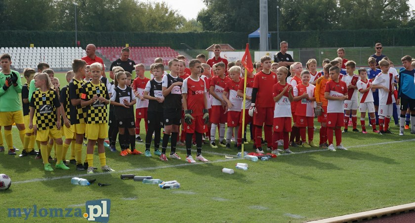 Sportowych emocji ciąg dalszy. Na łomżyńskim stadionie trwa Ogólnopolski Turniej Piłki Nożnej [VIDEO I FOTO]