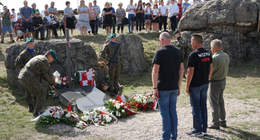 Pamięć o bohaterze: 84 lata od śmierci kpt. Władysława Raginisa [FOTO]