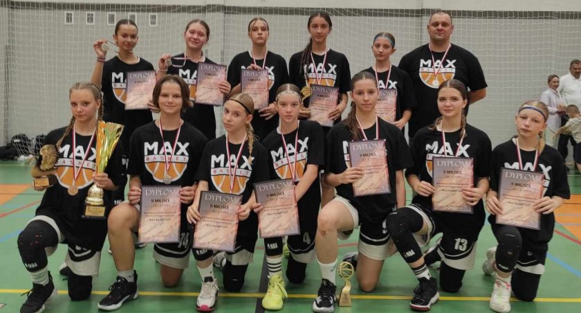 II miejsce koszykarek UKS 4 Łomża na Ogólnopolskim Turnieju Koszykówki [FOTO]