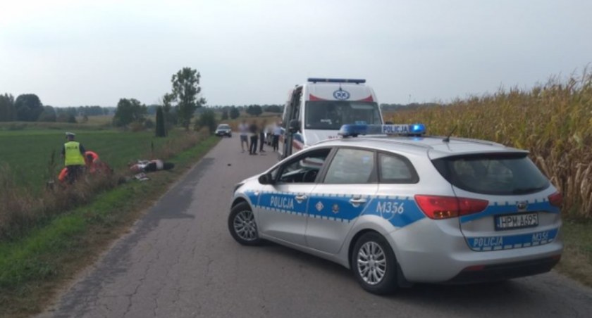 Zderzenie motocyklisty z samochodem. Kierowca jednośladu prowadził na zakazie