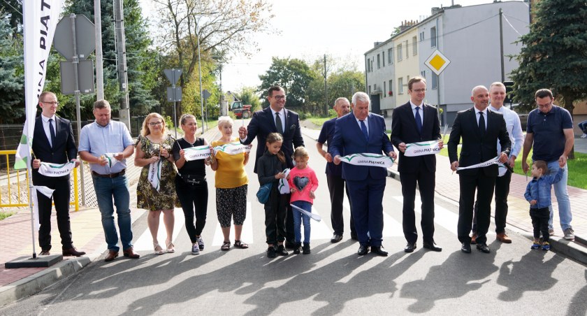 Droga, chodniki i lepsze życie w Marianowie. “Mieszkańcy ożyli”! [FOTO]