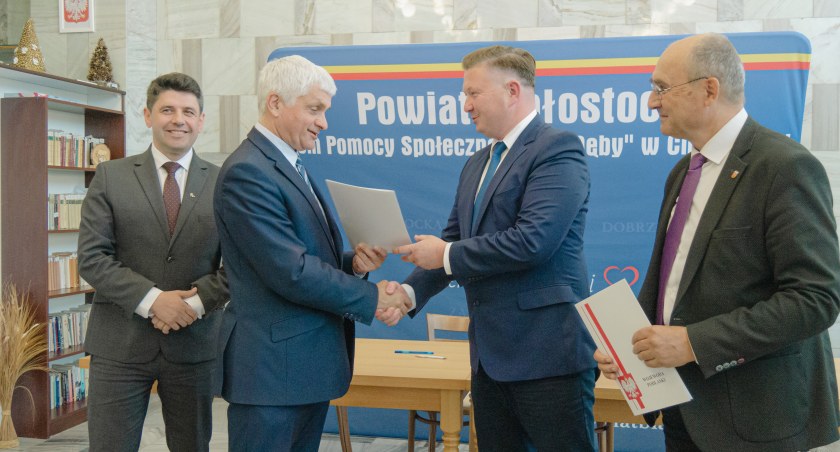 Pracownicy domów pomocy społecznej z Łomży i powiatu łomżyńskiego otrzymają dodatki 
