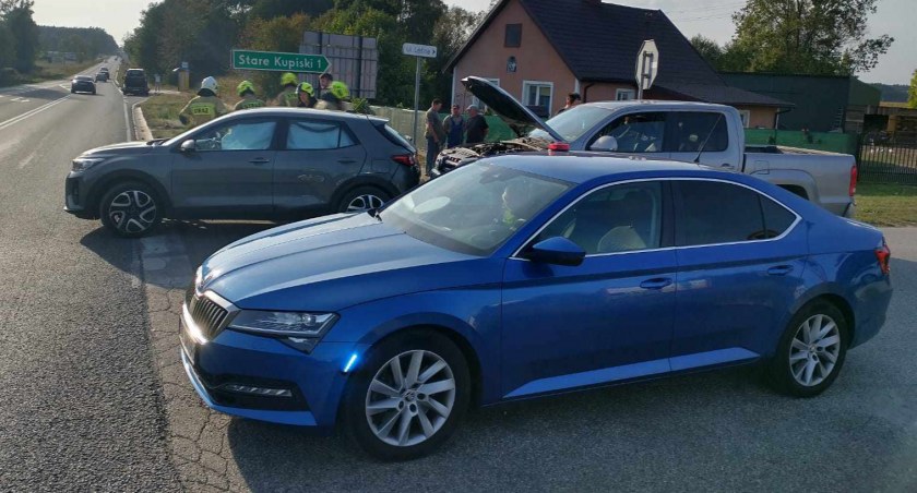 Wypadek trzech samochodów w Janowie. Dwie osoby trafiły do szpitala!