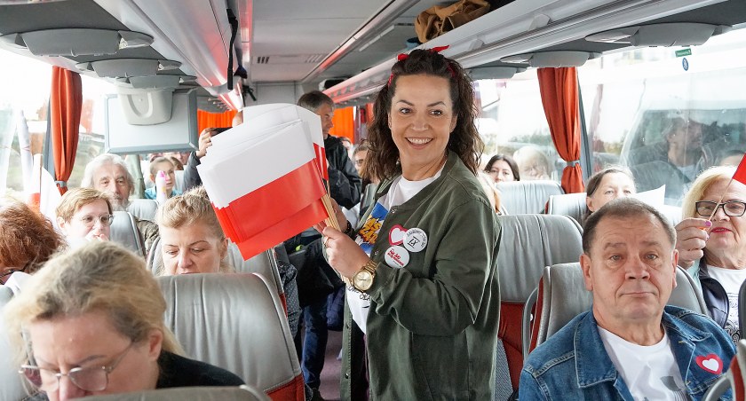 Łomża w drodze do stolicy na Marsz Miliona Serc [VIDEO i FOTO]