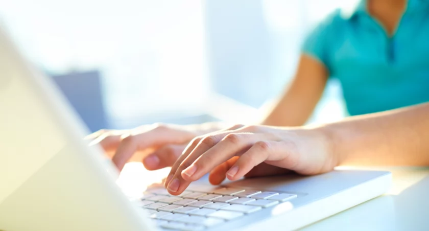 Edukacja online – jakie zaawansowane narzędzia oferuje BUKI School?