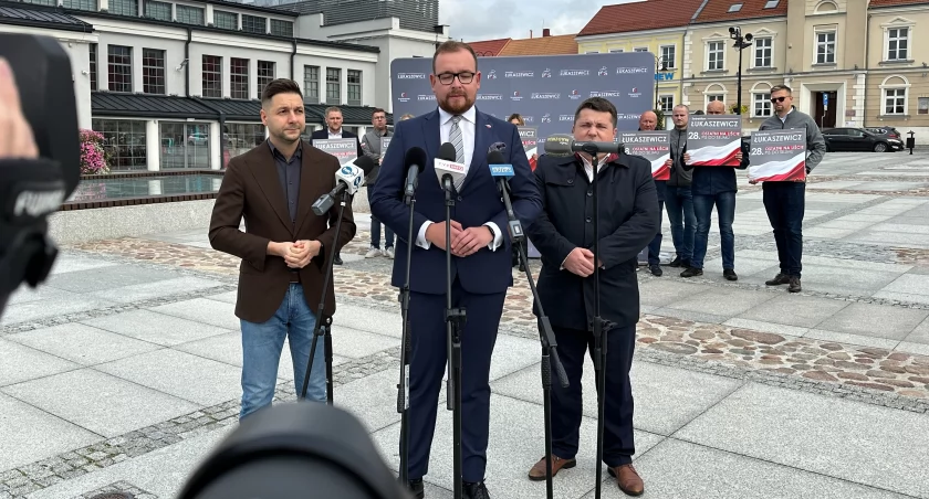 Patryk Jaki namawia w Łomży do udziału w referendum i udziela poparcia [VIDEO]