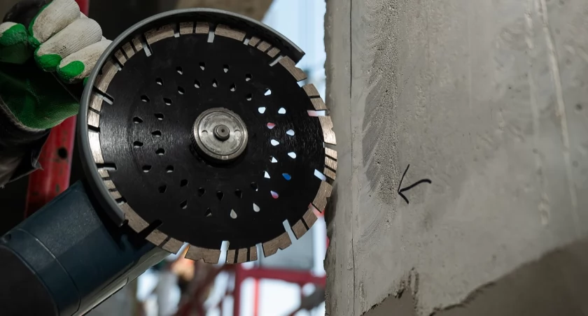 Cięcie betonu techniką diamentową - na czym to polega i do czego jest wykorzystywane?