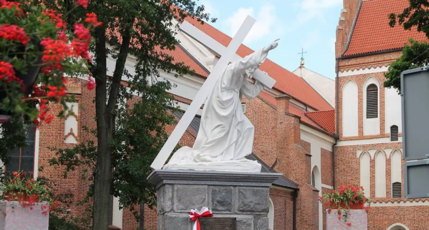 Msza św. i wystawa poświęcona pomordowanym księżom i zakonnikom diecezji łomżyńskiej