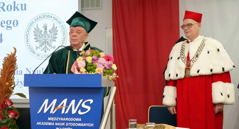 Inauguracja roku akademickiego w Międzynarodowej Akademii Nauk Stosowanych w Łomży: Przekazanie sztandaru, wyróżnienia i nowy rozdział uczelni [VIDEO i FOTO]