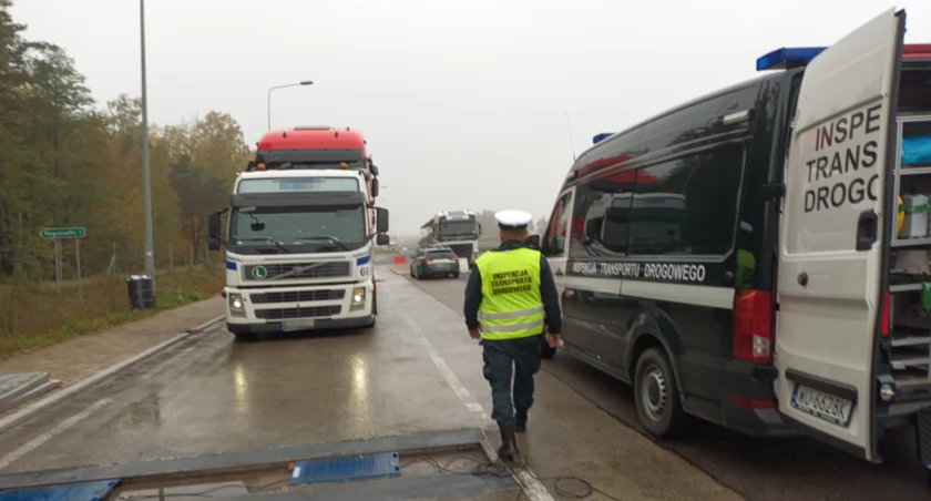 Przekroczony nacisk osi napędowej i wysokość ciężarówki [FOTO]