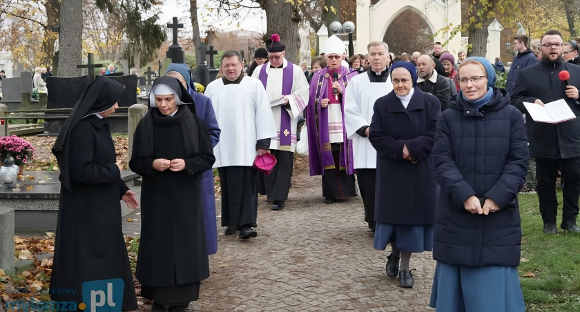 Uroczystość Wszystkich Świętych w łomżyńskich parafiach - harmonogram