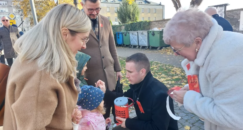 Pierwszego dnia kwesty zebrano ponad 54 tys zł [FOTO]