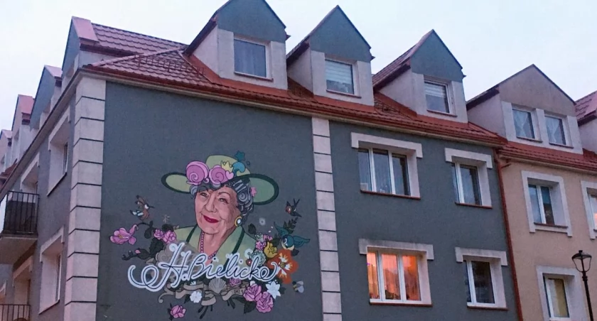 Mural z Hanką Bielicką w pełnej okazałości [FOTO]