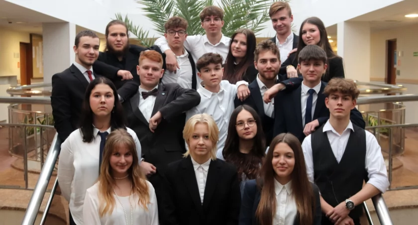 Młodzieżowa Rada Miejska Łomży złożyła ślubowanie [FOTO]