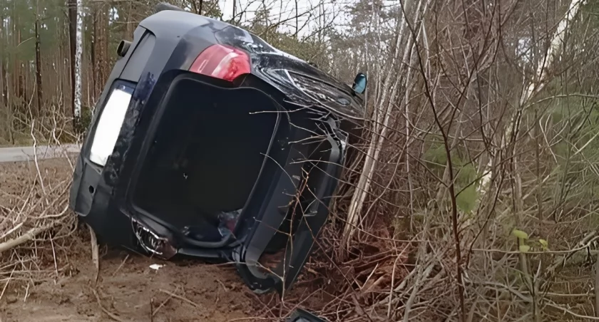 Wypadek w gminie Zbójna. Jedna osoba poszkodowana [FOTO]