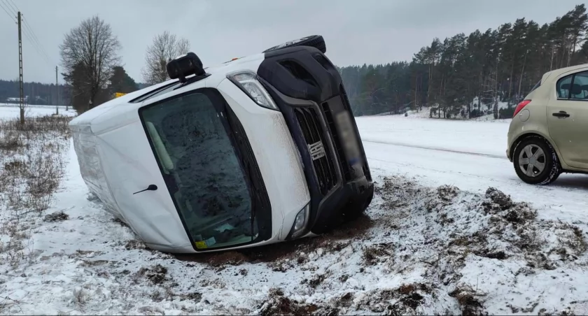 Ślisko i niebezpiecznie na drogach [FOTO]
