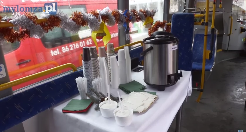 Wigilijny autobus MPK na Starym Rynku