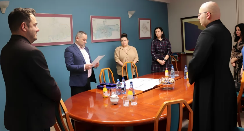 Nowi nauczyciele mianowani z aktami nadania awansu [FOTO]