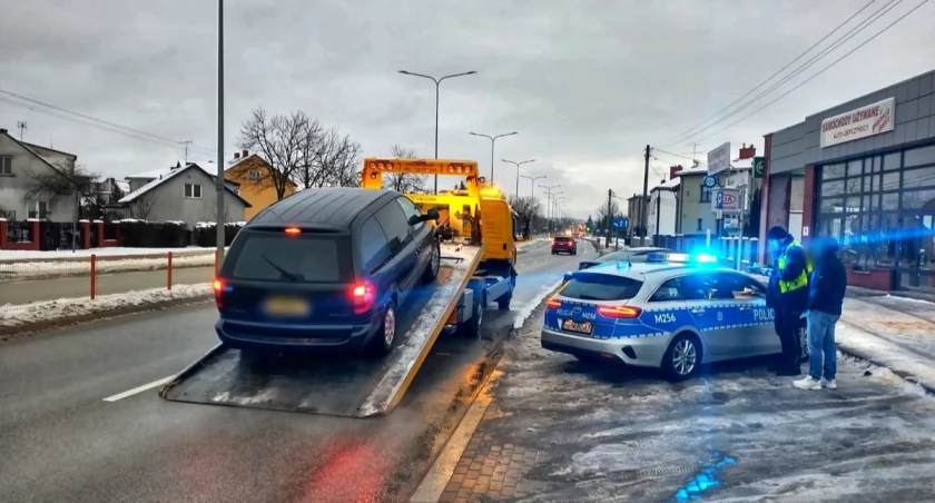 Złamał dożywotni zakaz prowadzenia pojazdów. Wpadł na ul. Sikorskiego [FOTO]