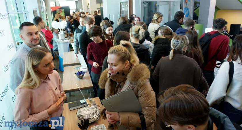 Targi pracy w Akademii Łomżyńskiej [VIDEO i FOTO]