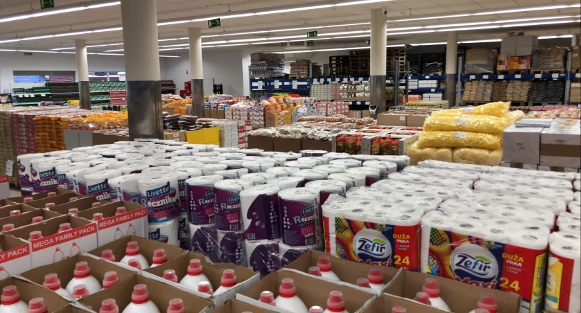 Vollmart – nowy gracz na rynku dyskontów w Łomży oferuje niskie ceny i lokalne produkty 