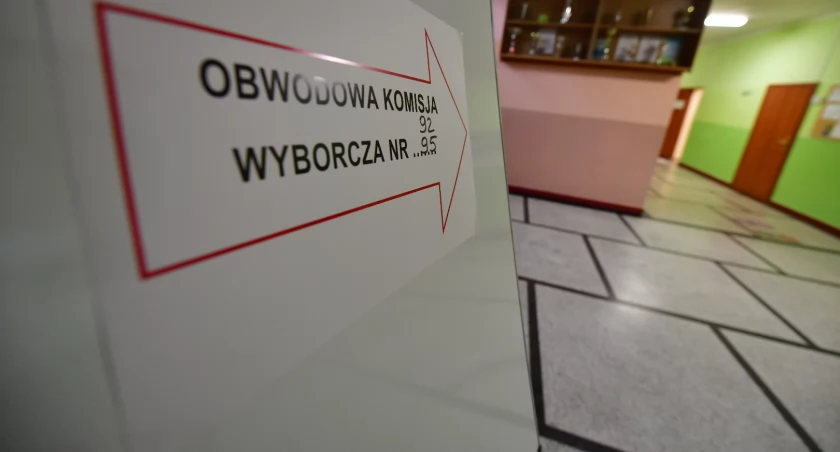 Naczelny Sąd Administracyjny uchyla postanowienie Komisarza Wyborczego w Łomży dotyczące nowego podziału okręgów wyborczych