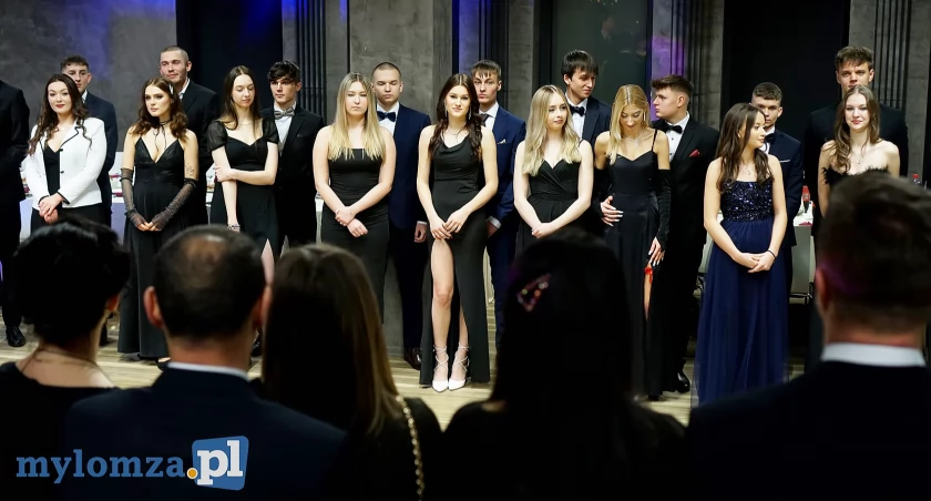 Studniówka maturzystów-sportowców z LMS Łomży [VIDEO i FOTO]