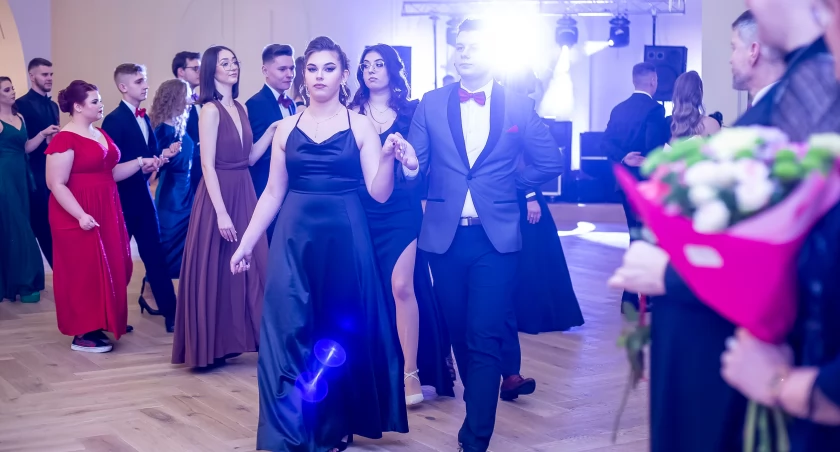 Elegancka studniówka ZSTiO nr 4 w Restauracji Spokojna [FOTO]