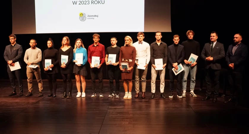 Stypendia prezydenta Łomży za wyniki sportowe osiągnięte w 2023r. [VIDEO i FOTO]