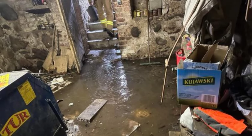 Interwencje strażaków do zalanych piwnic