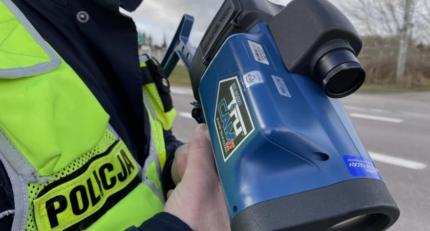 Mandat 2500 zł i 15 punktów karnych dla kierowcy w Małym Płocku