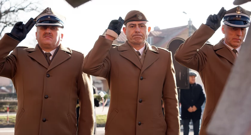 82. rocznica utworzenia Armii Krajowej. Apel Pamięci i kwiaty pod pomnikiem Żołnierzy Armii Krajowej Obwodu Łomżyńskiego [FOTO]