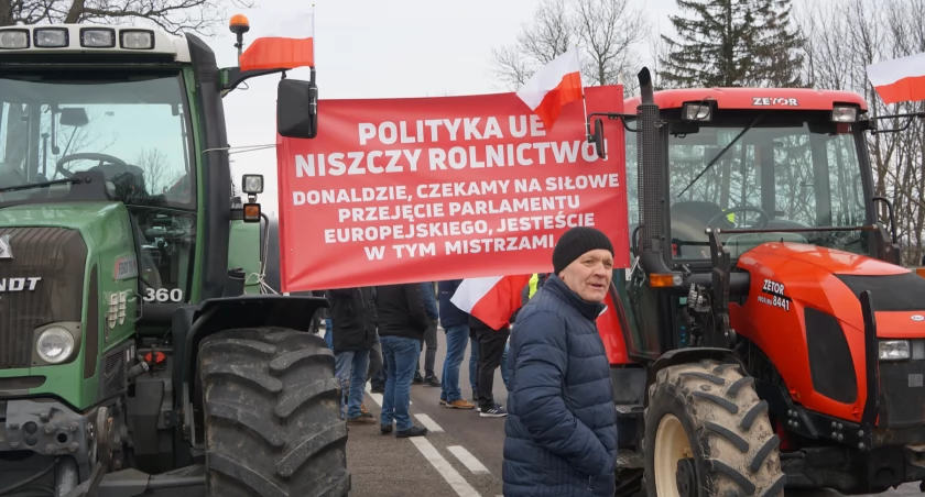 Strajk rolników trwa. Jutro blokada drogi w Marianowie, we wtorek S61 w Konarzycach