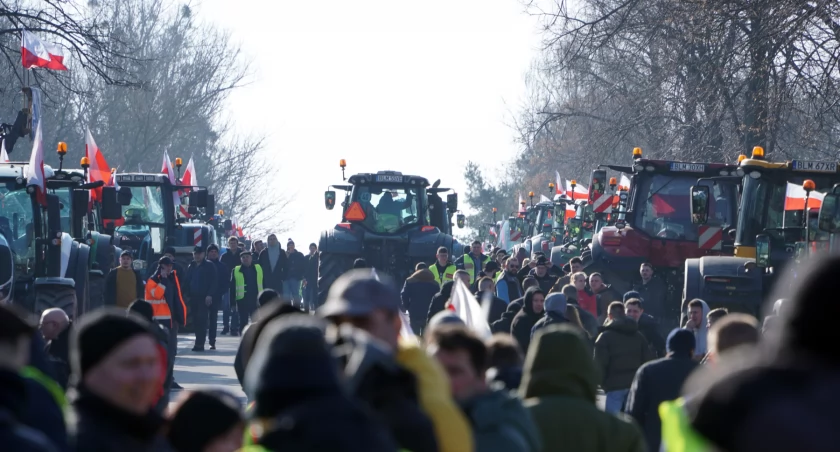 Rolnicy nie ustępują: Kolejny piątek pod znakiem protestów [VIDEO i FOTO]