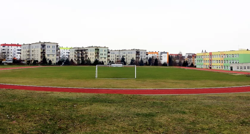 Władze Łomży chcą budować nowe boisko ze sztuczną murawą