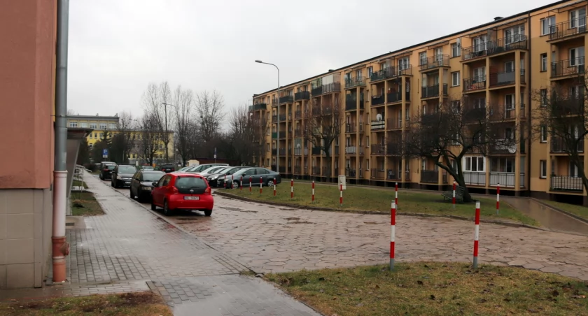 Remonty parkingów, oświetlenie i ciągi pieszo-rowerowe. Najbliższe plany samorządu Łomży