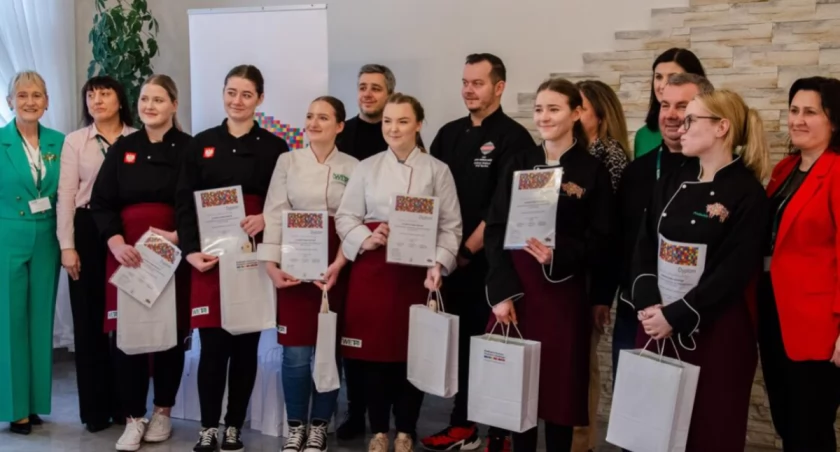 Uczennice przygotowały kwaśnicę po podlasku. Wystąpią w finale „Gotuj z klasa!”