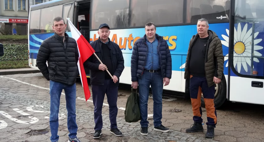 Dzisiaj rolnicy strajkują w centrum Warszawy. Pojechało ponad 80 osób z regionu łomżyńskiego [VIDEO i FOTO]
