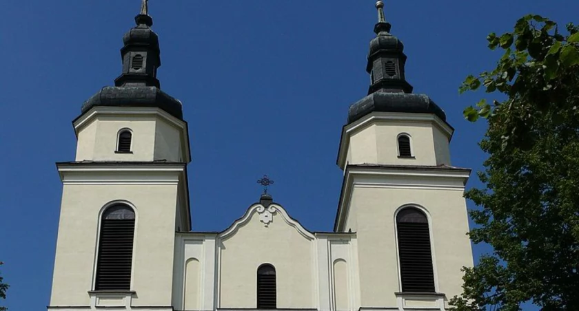Renowacja wież kościoła p.w. Św. Jakuba Apostoła w Jedwabnem