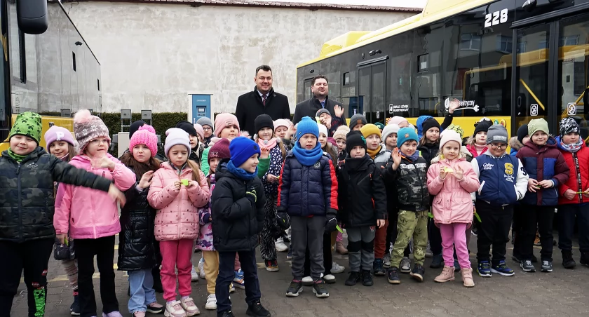 Przedszkolaki i prezydent na pokładzie: Edukacyjna i bezpieczna przygoda w MPK [VIDEO i FOTO] 