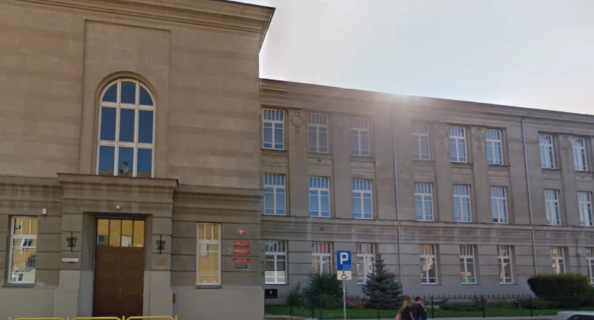 Konkurs na dyrektora I Liceum Ogólnokształcącego w Łomży ogłoszony 
