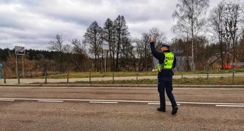 41-letni mężczyzna stracił prawo jazdy. Jechał za szybko