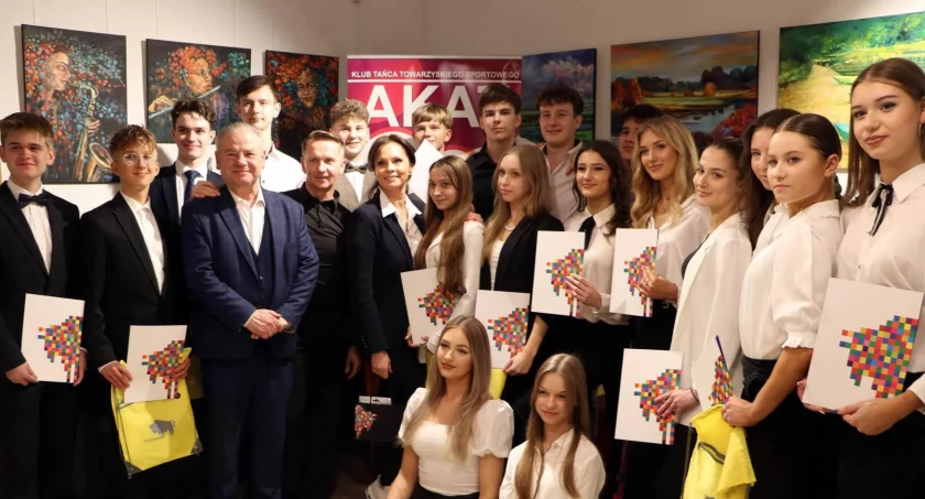 Wicemarszałek Marek Olbyś spotkał się z tancerzami klubu AKAT