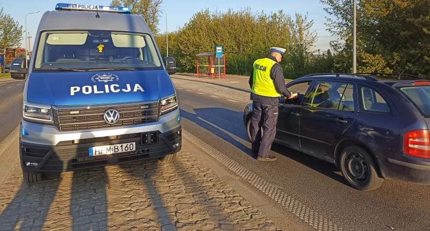 W Łomży wpadło dziś rano dwóch nietrzeźwych. Akcja policji potrwa do jutra