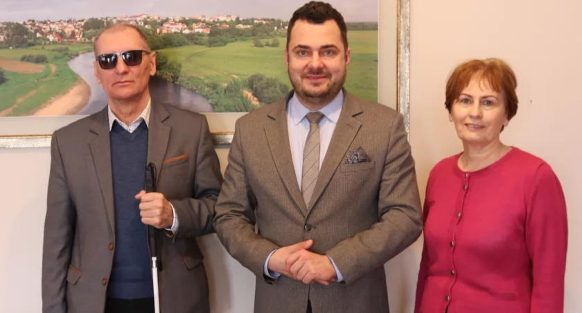 - Niewidzenie to nie wyrok – mówi Krzysztof Szymanowski, wiceprezes koła Polskiego Związku Niewidomych w Łomży, który spotkał się dzisiaj z prezydentem Mariuszem Chrzanowskim