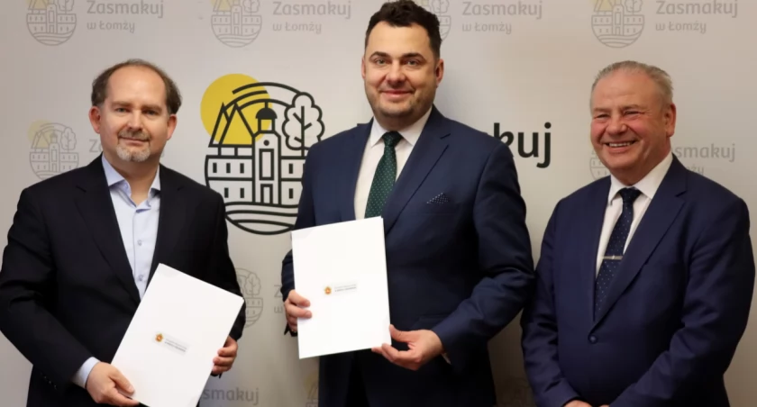 Łomża dofinansuje zakup szpitalnej karetki