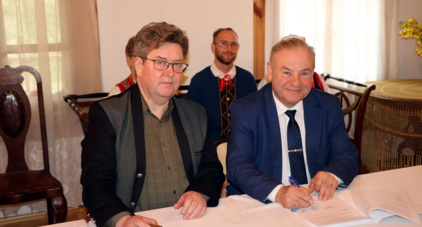 Skansen w Nowogrodzie rozbłyśnie światłem