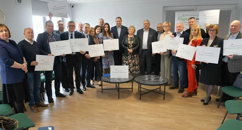 Prezentacja wyników ankiety opracowanej przez radnego Dariusza Domasiewicza [VIDEO i FOTO]